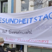 Banner zum Weltgesundheitstag mit dem Slogan "Weltgesundheitstag – Gesundheit ist Gemeinwohl"