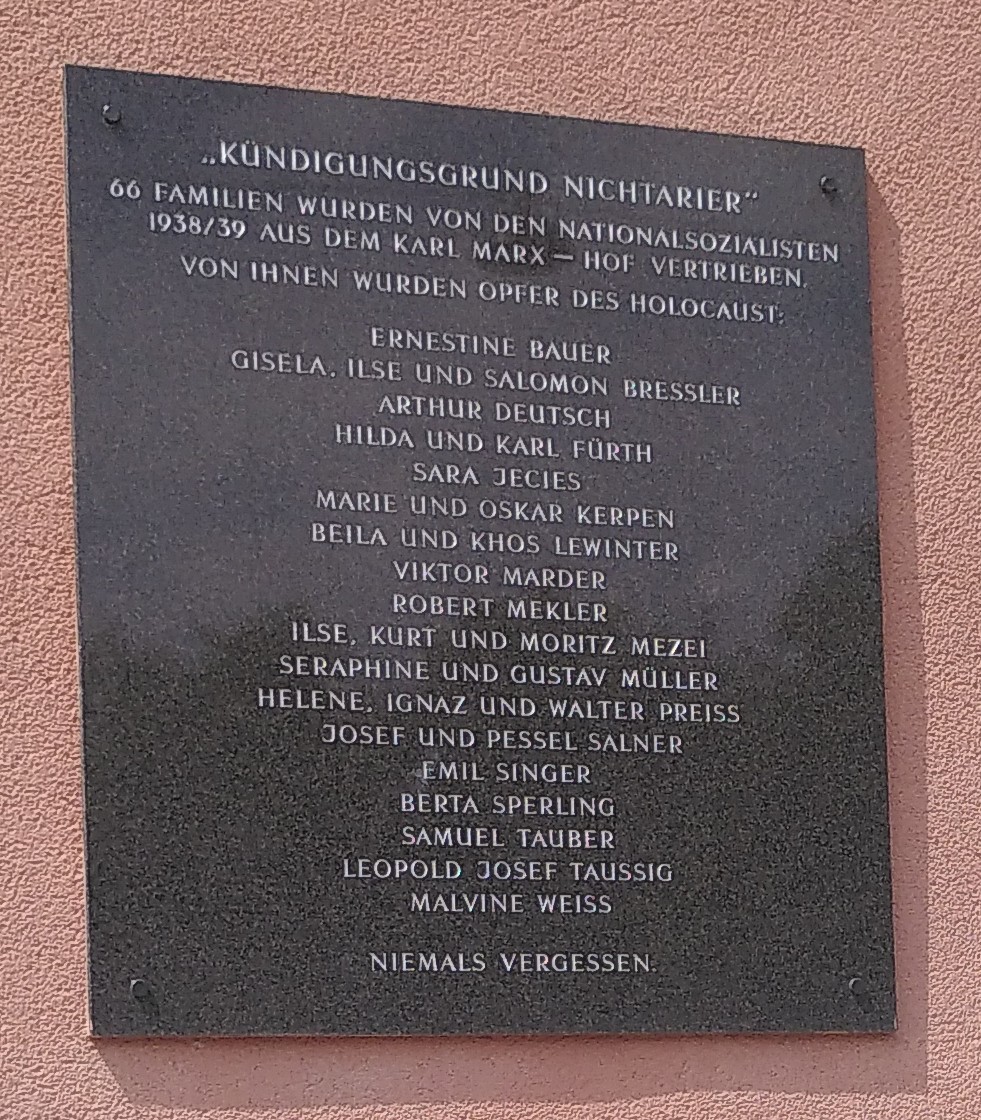 Gedenktafel am Karl-Marx-Hof